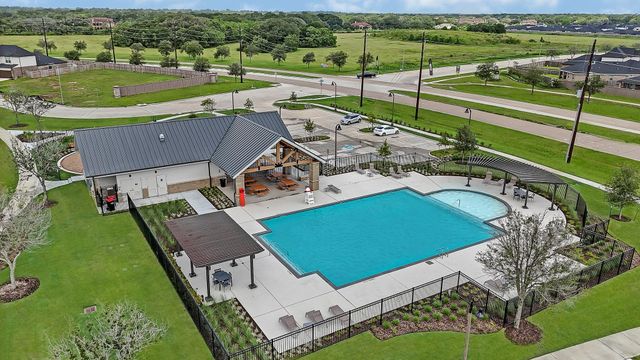 5030 Balcolm Drive, Fresno, TX 77545