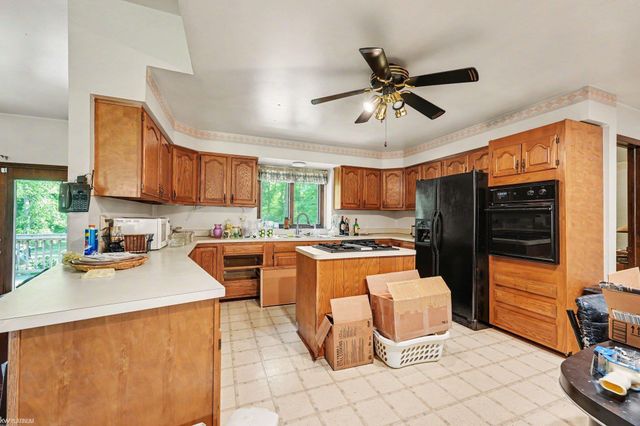 11386 Rhode Drive, Shelby Twp, MI 48317
