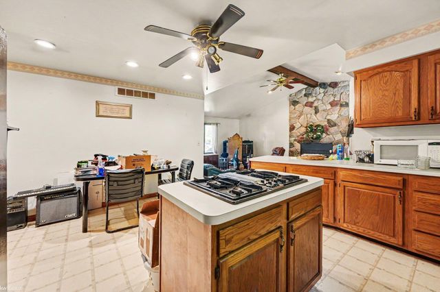 11386 Rhode Drive, Shelby Twp, MI 48317