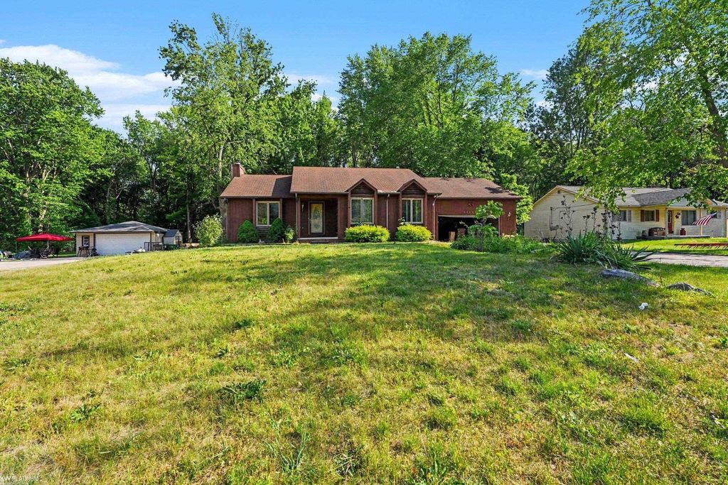 11386 Rhode Drive, Shelby Twp, MI 48317