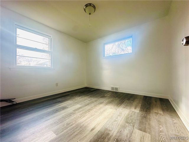 3750 Deveaux Street, Niagara Falls, NY 14305