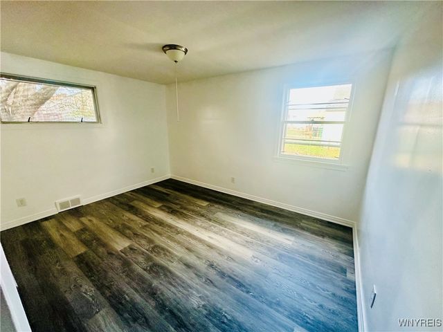 3750 Deveaux Street, Niagara Falls, NY 14305