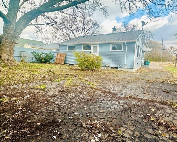 3750 Deveaux Street, Niagara Falls, NY 14305