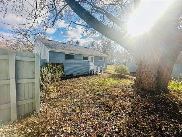 3750 Deveaux Street, Niagara Falls, NY 14305