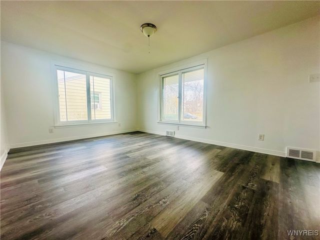 3750 Deveaux Street, Niagara Falls, NY 14305