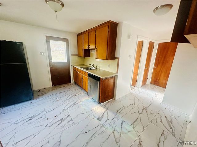 3750 Deveaux Street, Niagara Falls, NY 14305