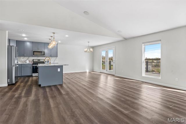 256 Savannah Ridge Court, Fenton, MO 63026