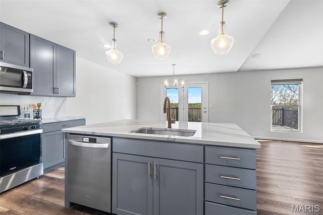 256 Savannah Ridge Court, Fenton, MO 63026