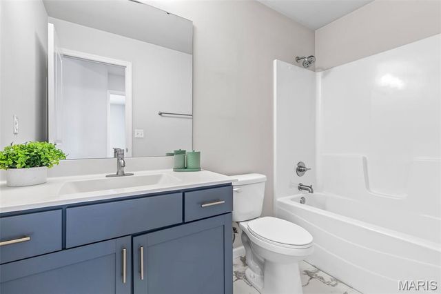 256 Savannah Ridge Court, Fenton, MO 63026