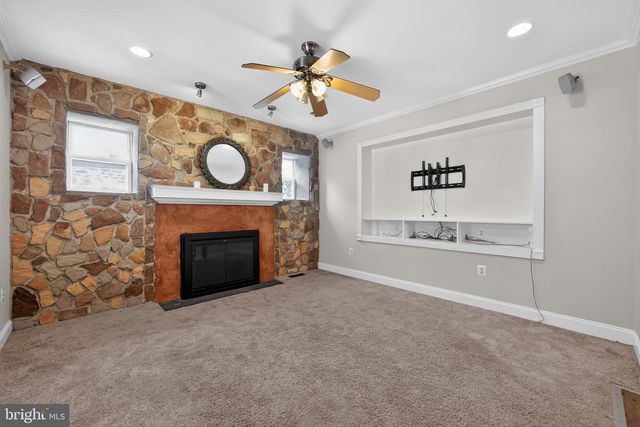 9 E ELBON RD, Brookhaven, PA 19015