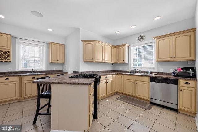 9 E ELBON RD, Brookhaven, PA 19015
