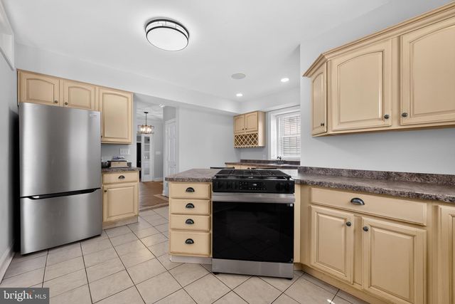 9 E ELBON RD, Brookhaven, PA 19015
