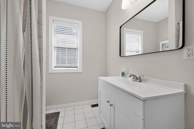 9 E ELBON RD, Brookhaven, PA 19015