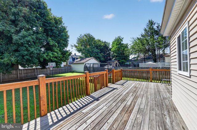 9 E ELBON RD, Brookhaven, PA 19015