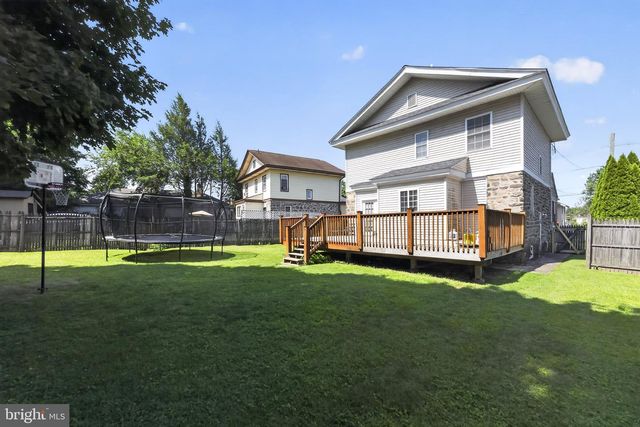 9 E ELBON RD, Brookhaven, PA 19015