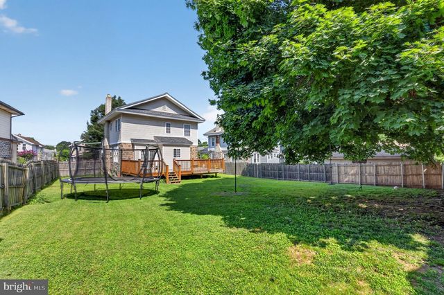 9 E ELBON RD, Brookhaven, PA 19015