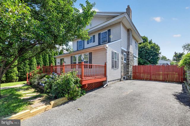 9 E ELBON RD, Brookhaven, PA 19015