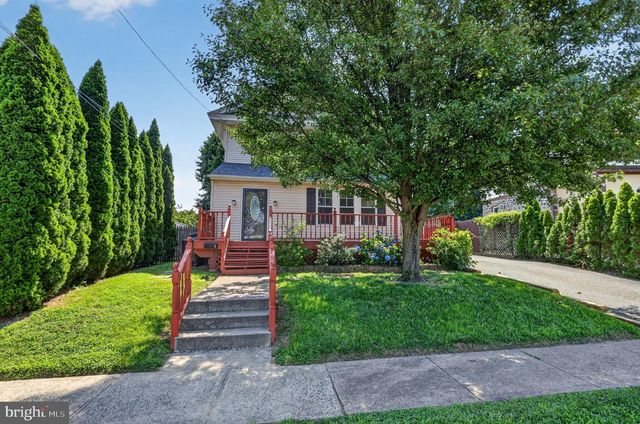 9 E ELBON RD, Brookhaven, PA 19015