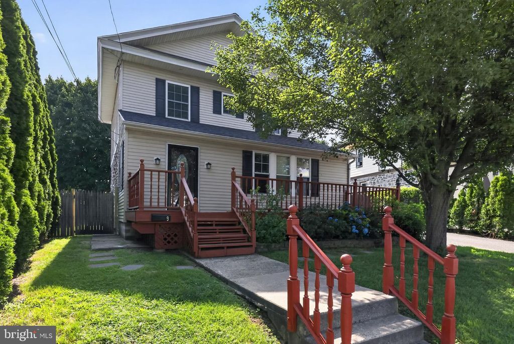 9 E ELBON RD, Brookhaven, PA 19015