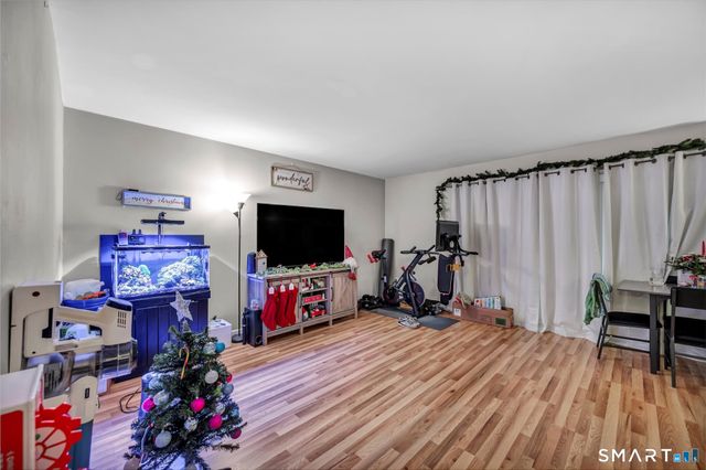 26 Candlewood Lake Road South APT 1, New Milford, CT 06776