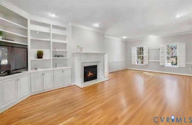 4006 Monument Ave, Richmond, VA 23230