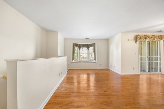 208 Gazebo Circle 208, Reading, MA 01867