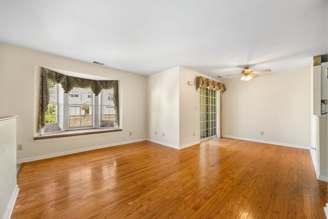 208 Gazebo Circle 208, Reading, MA 01867