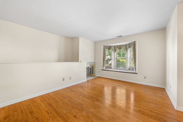 208 Gazebo Circle 208, Reading, MA 01867