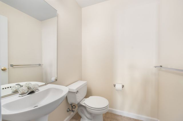 208 Gazebo Circle 208, Reading, MA 01867