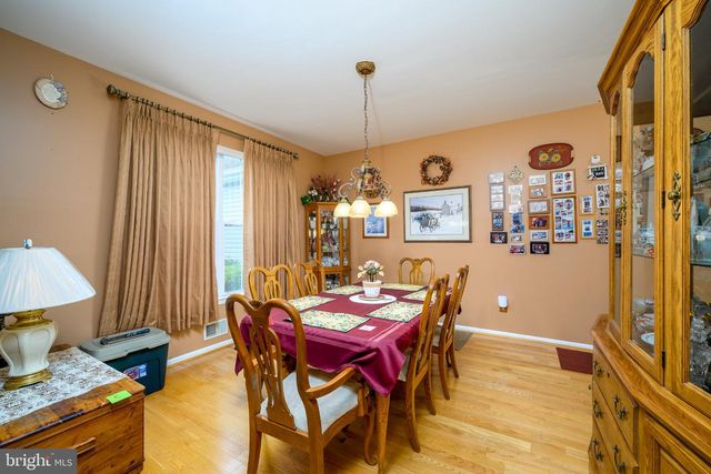 37 HANNAH LEE RD, Barnegat, NJ 08005