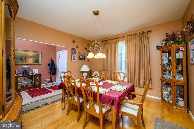 37 HANNAH LEE RD, Barnegat, NJ 08005