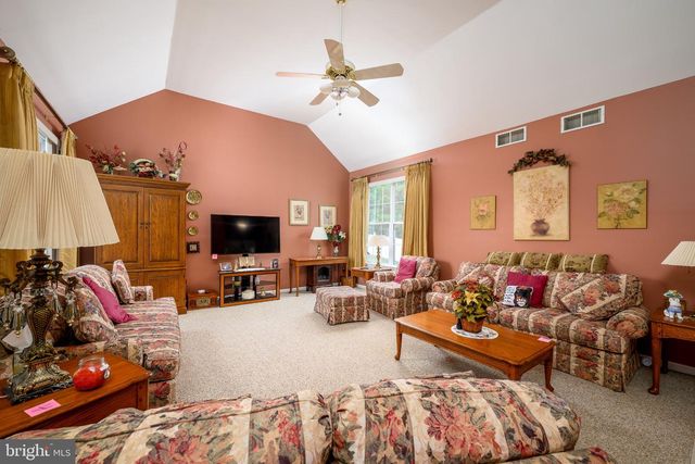 37 HANNAH LEE RD, Barnegat, NJ 08005