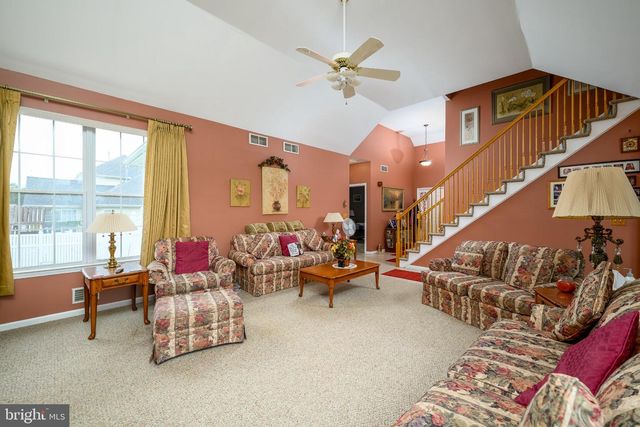 37 HANNAH LEE RD, Barnegat, NJ 08005