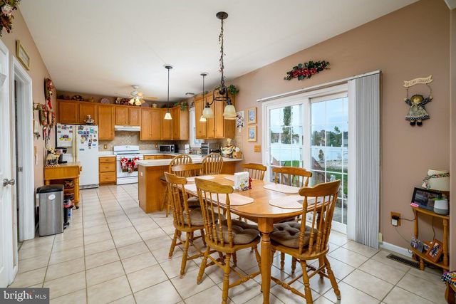 37 HANNAH LEE RD, Barnegat, NJ 08005