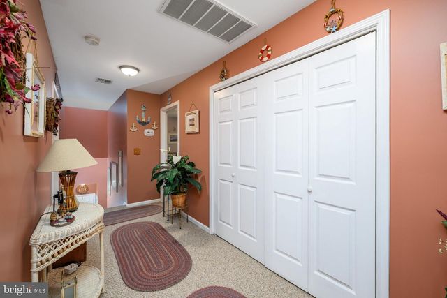 37 HANNAH LEE RD, Barnegat, NJ 08005