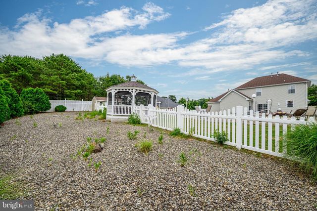 37 HANNAH LEE RD, Barnegat, NJ 08005
