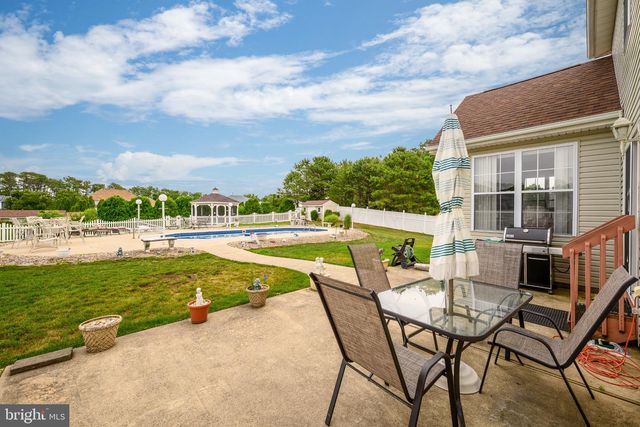 37 HANNAH LEE RD, Barnegat, NJ 08005