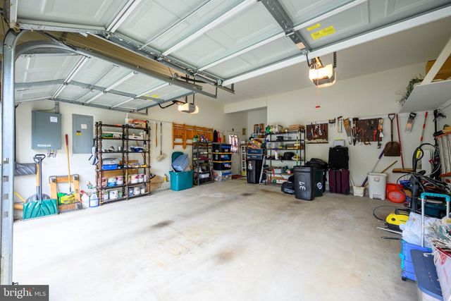 37 HANNAH LEE RD, Barnegat, NJ 08005