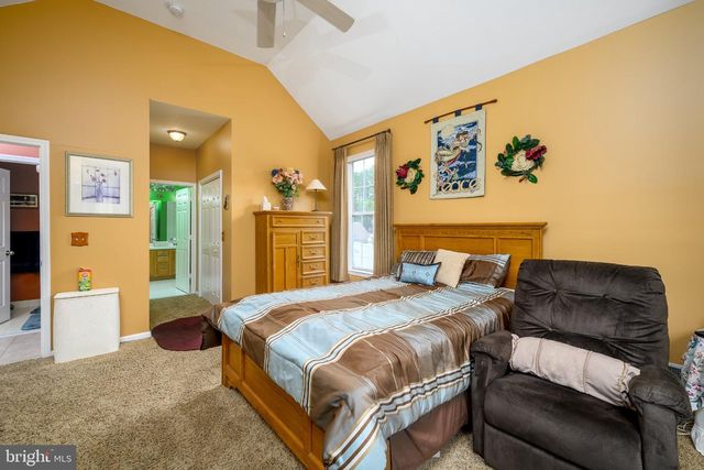 37 HANNAH LEE RD, Barnegat, NJ 08005