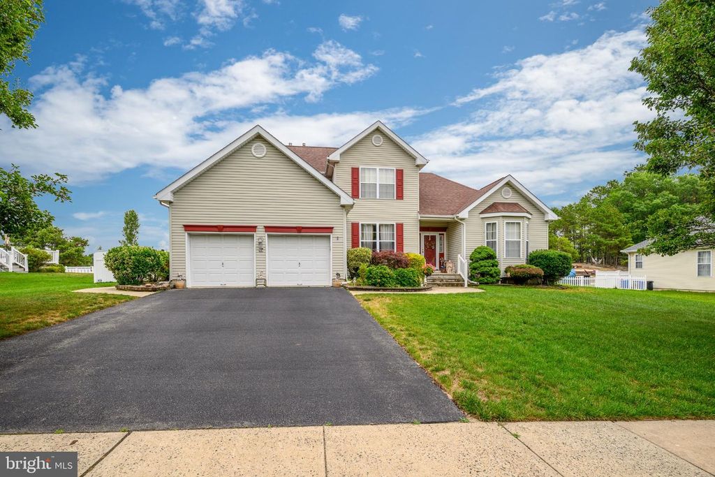 37 HANNAH LEE RD, Barnegat, NJ 08005