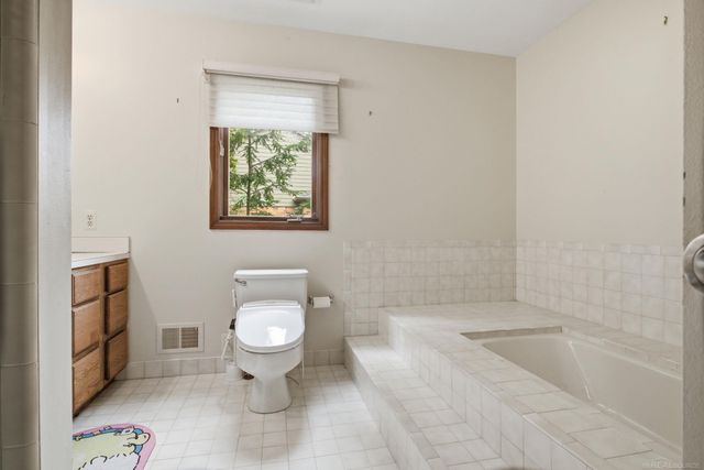 6450 Shagbark Drive, Troy, MI 48098