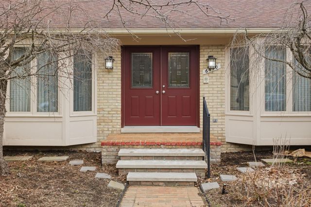 6450 Shagbark Drive, Troy, MI 48098