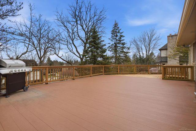 6450 Shagbark Drive, Troy, MI 48098