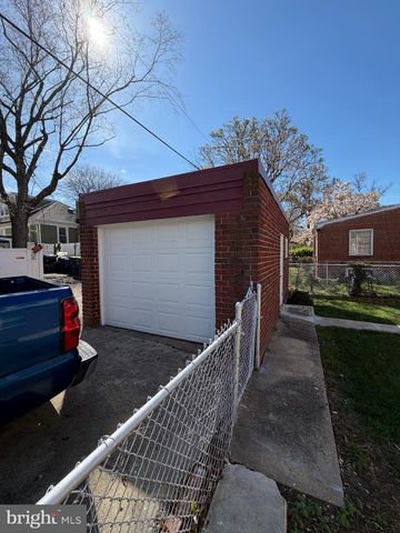 2108 31ST PL SE, Washington, DC 20020