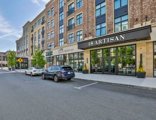 18 Artisan Dr Unit 208, Salem, NH 03076