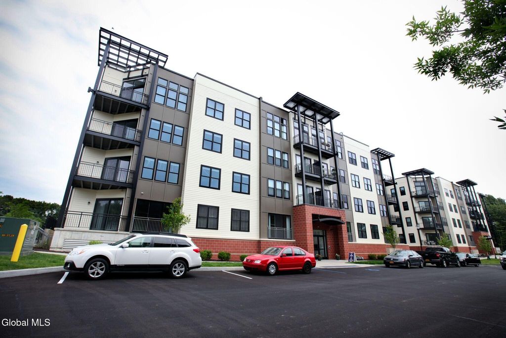 308 Excelsior Avenue 406, Saratoga Springs, Inside, NY 12866