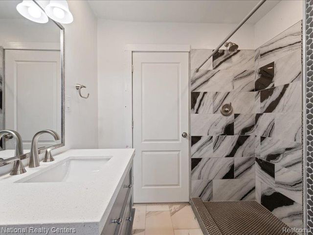 111 Farrand Park, Highland Park, MI 48203