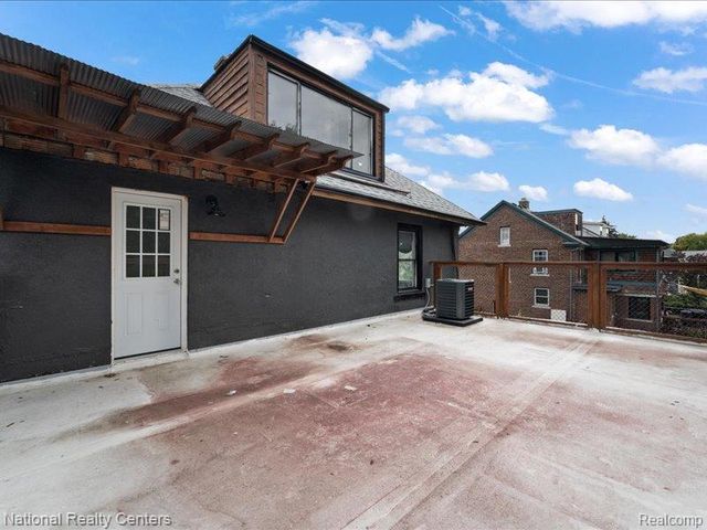 111 Farrand Park, Highland Park, MI 48203