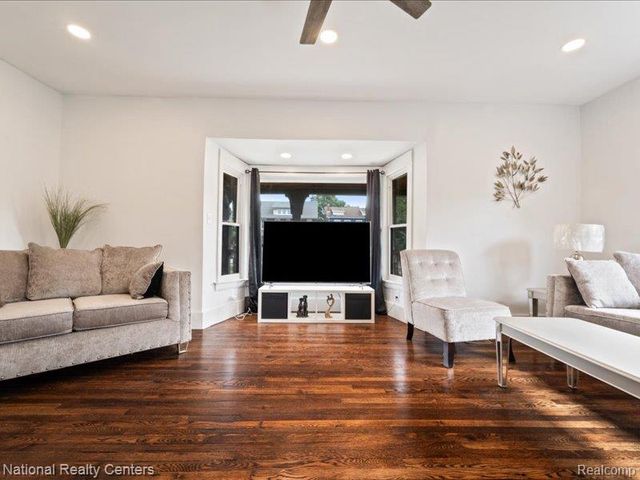 111 Farrand Park, Highland Park, MI 48203