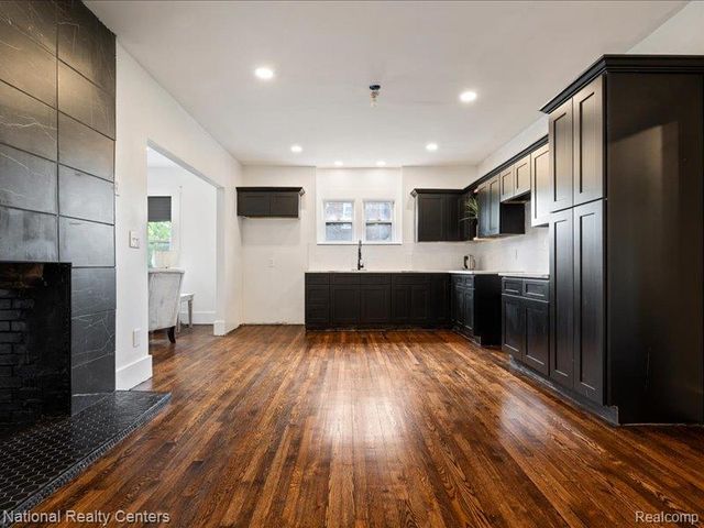 111 Farrand Park, Highland Park, MI 48203